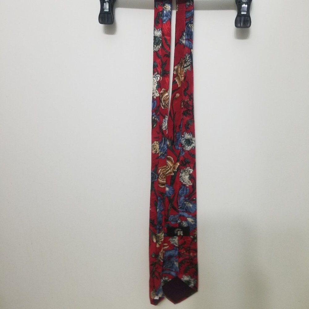 elegant Studio R bright red floral polyester tie